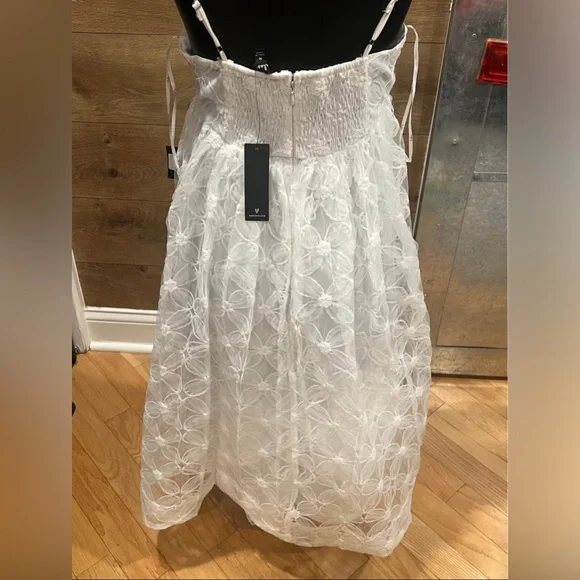 🤍 Lulu’s Radiate Elegance Ivory Floral Tulle Midi Dress – Size M 🤍 - Picture 4 of 6